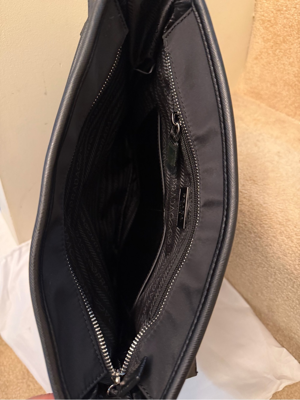 Source Unknown Black Nylon Messenger Bag with Silver Hardware - Picture 3 of 3